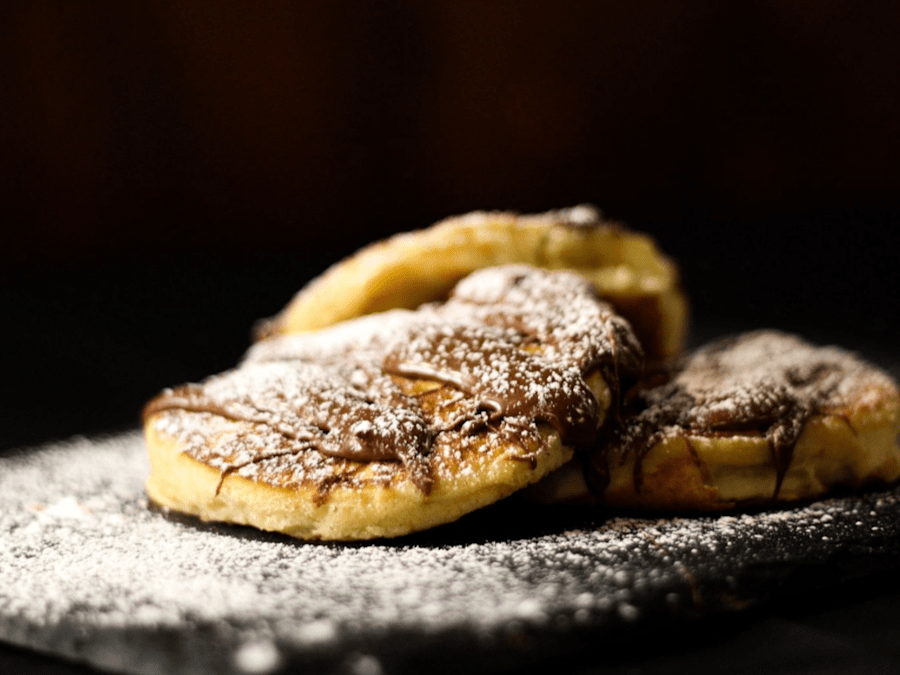 Pancakes con Nutella e Crumble di Nocciole